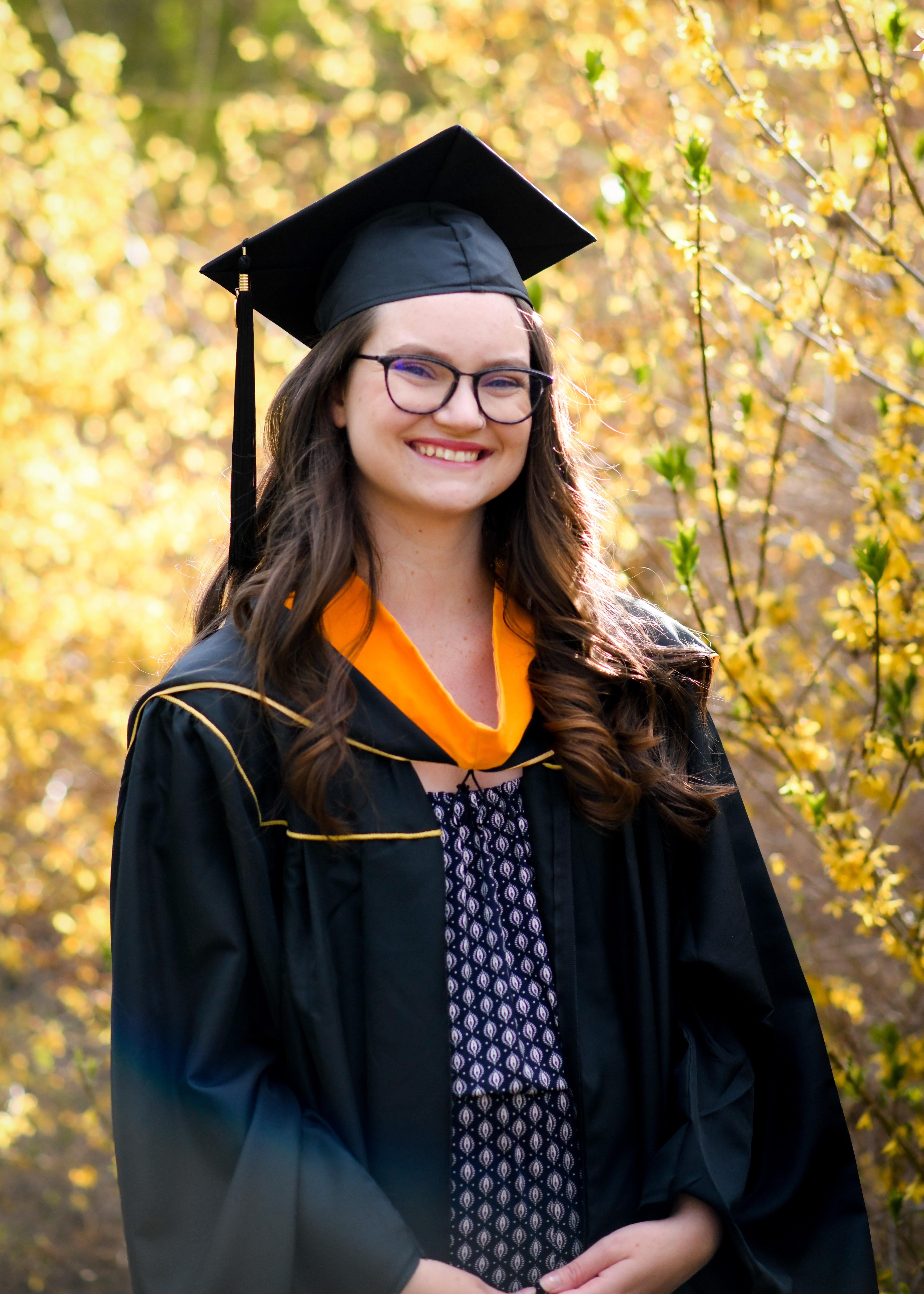 Courtney-in-cap-and-gown-outside